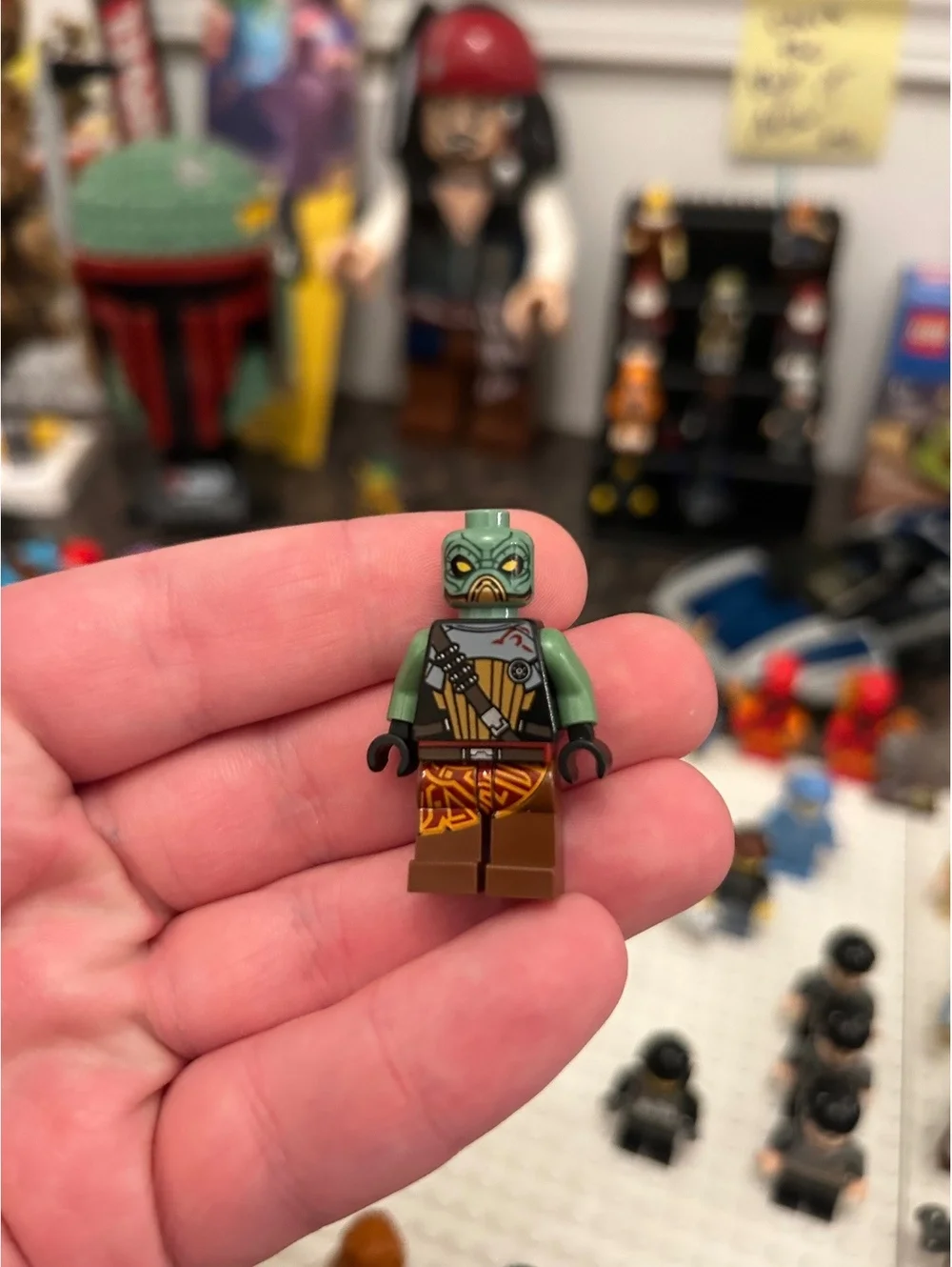 Genunine LEGO Star Wars Embo Bounty Hunter Minifigure SW0307 No Hat Or Bow